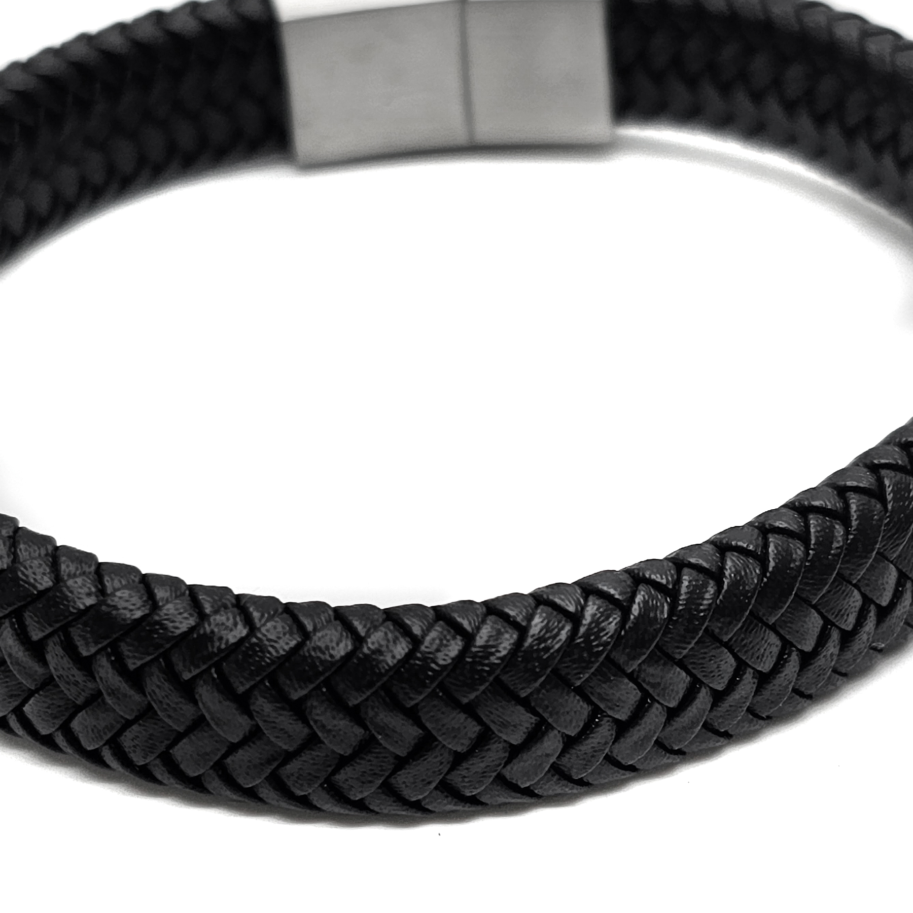Geflochtenes Lederarmband flach fein - 12 mm Breite - Schwarz. Größe: 20 cm (M)