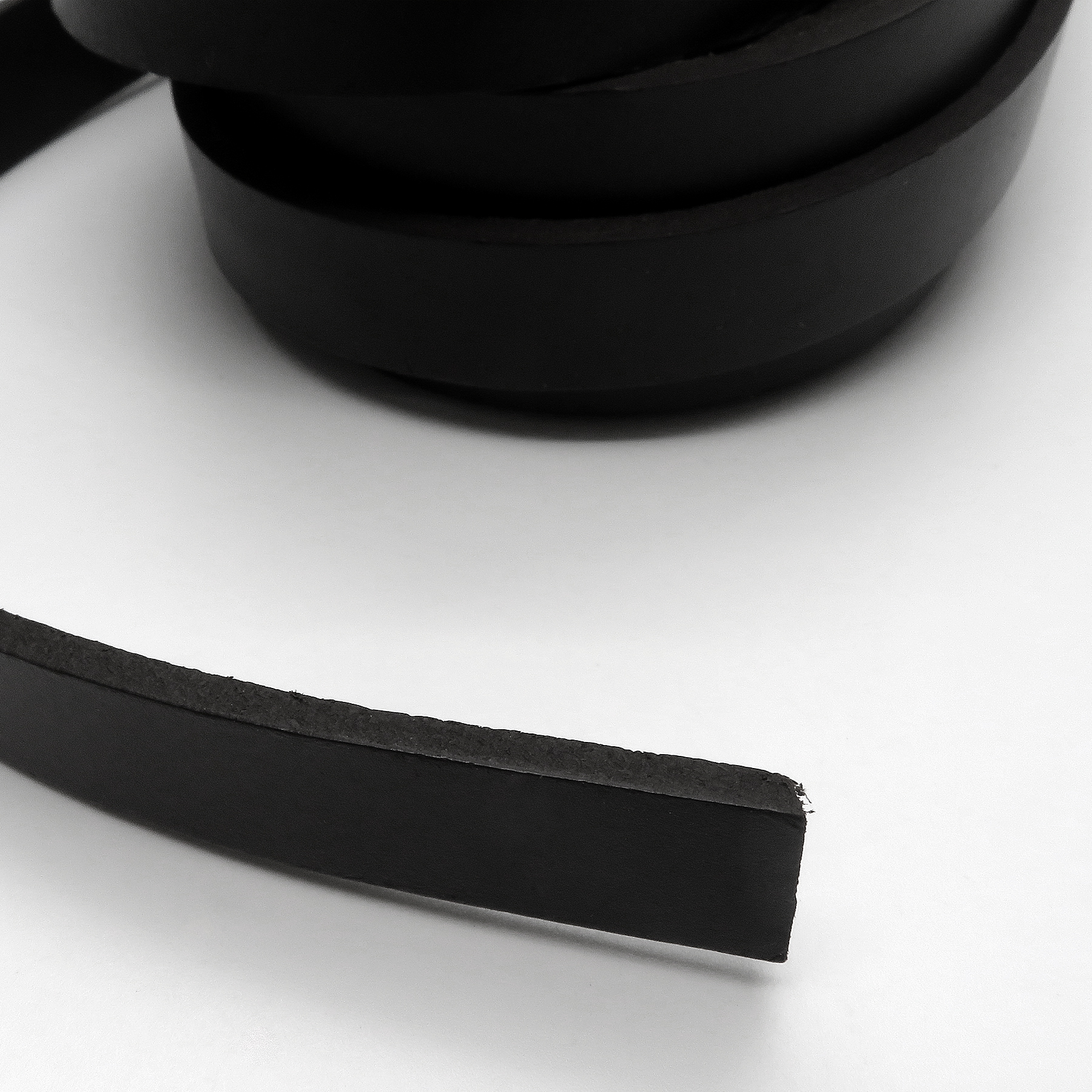 Lederriemen 15 mm x 3 mm in Schwarz- echtes stabiles Leder _3