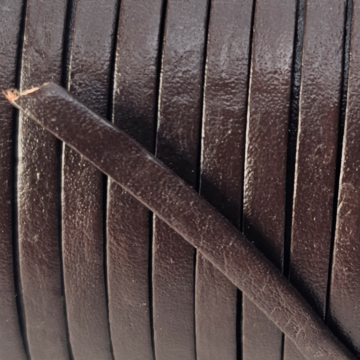 Lederband flach 3mm Breite, 1 mm Dick fürs kreative Handwerk, Lederschmuckherstellung