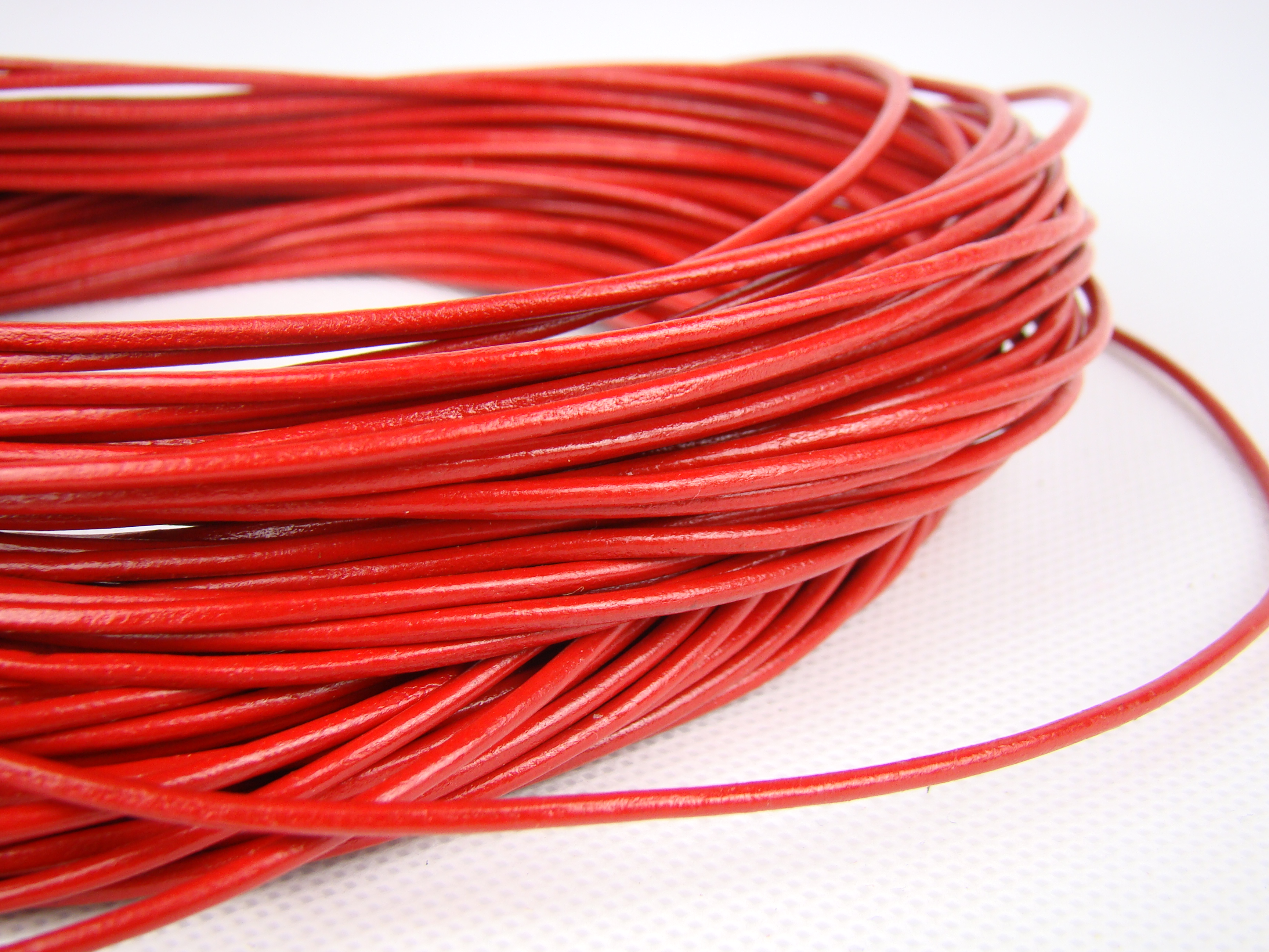 Lederschnur Rund 2 mm - Rot. Länge: 15 m