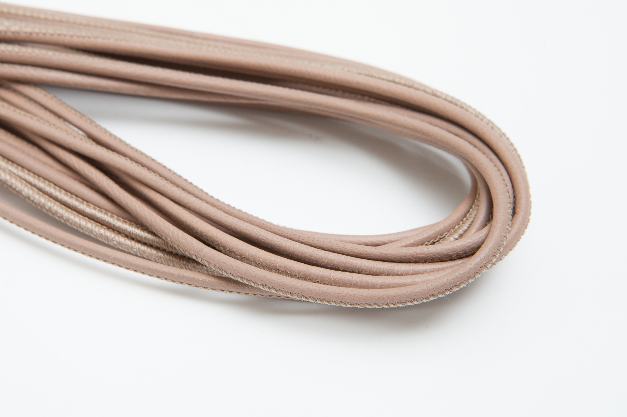 Gesäumte Lederschnur in Taupe_5