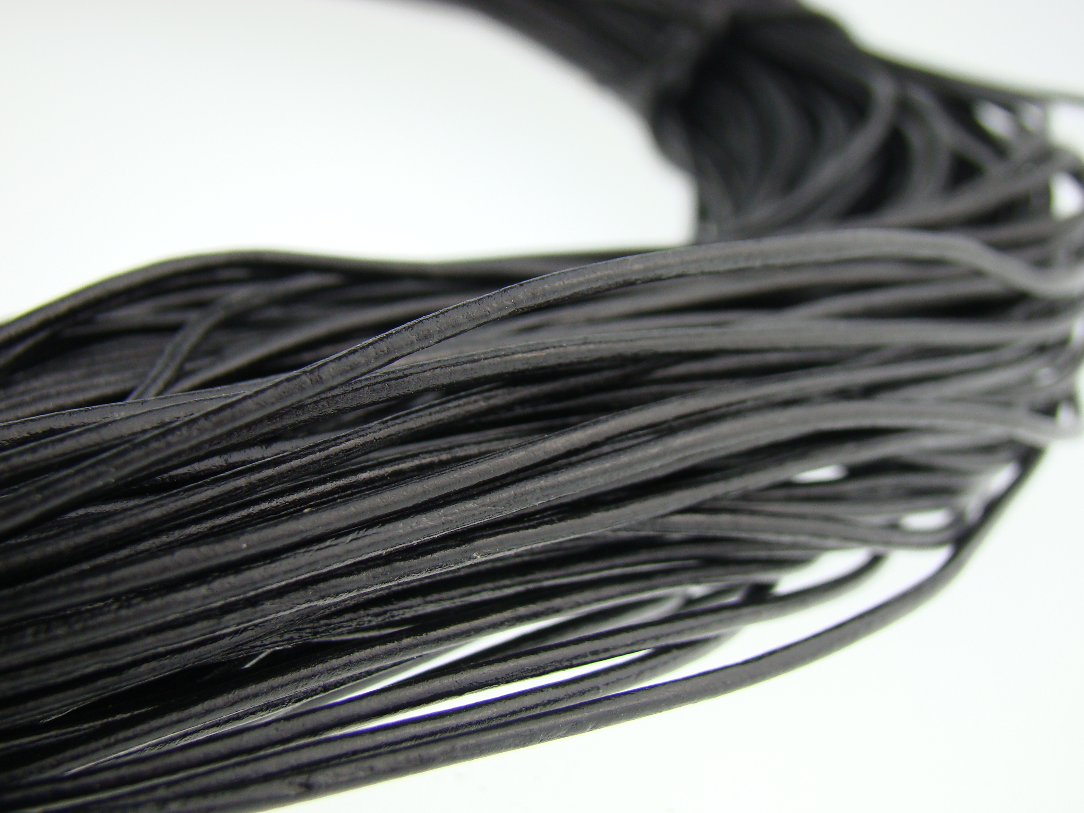 Lederschnur Rund 1,5 mm - Schwarz. Länge: 20 m