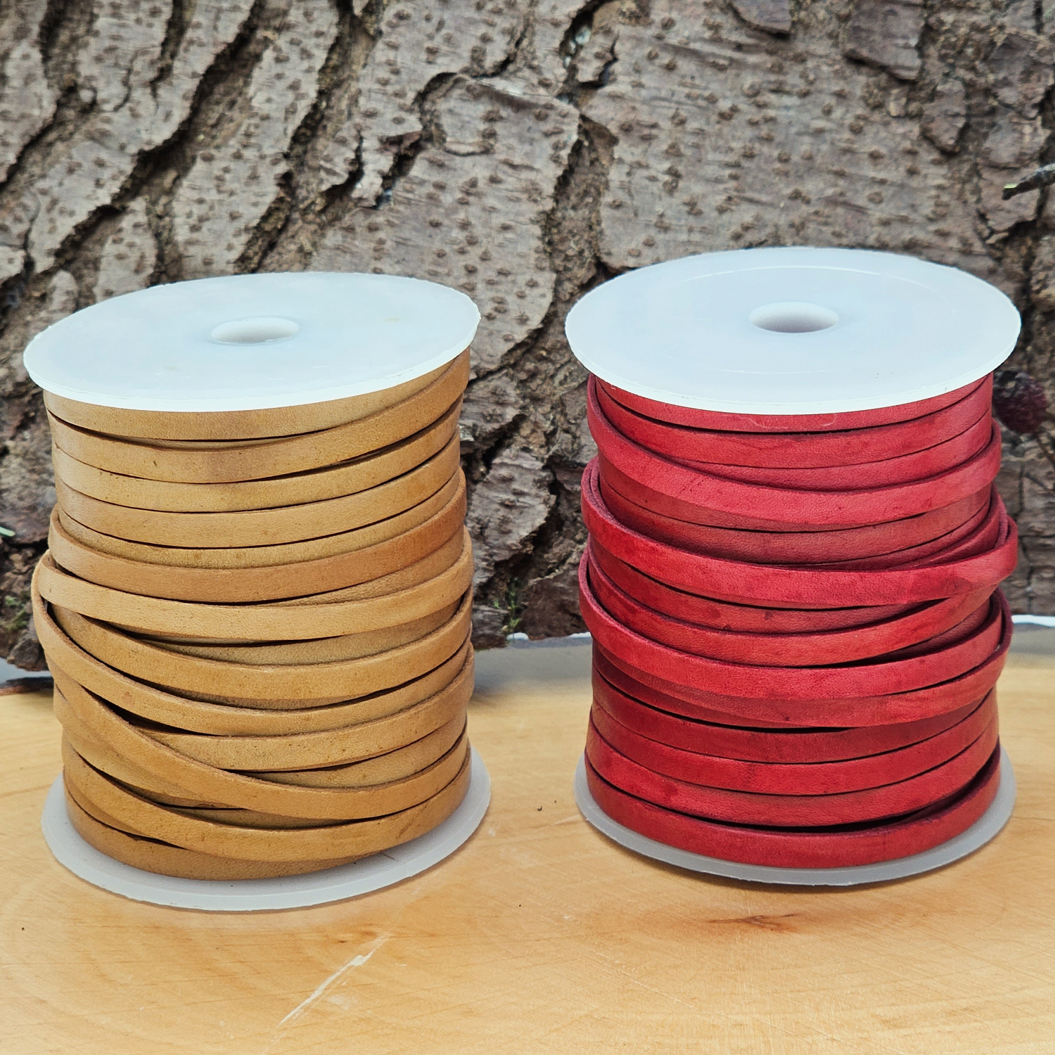 Antik Rotes flaches Lederband in 4 mm Breite und 1 mm Stärke