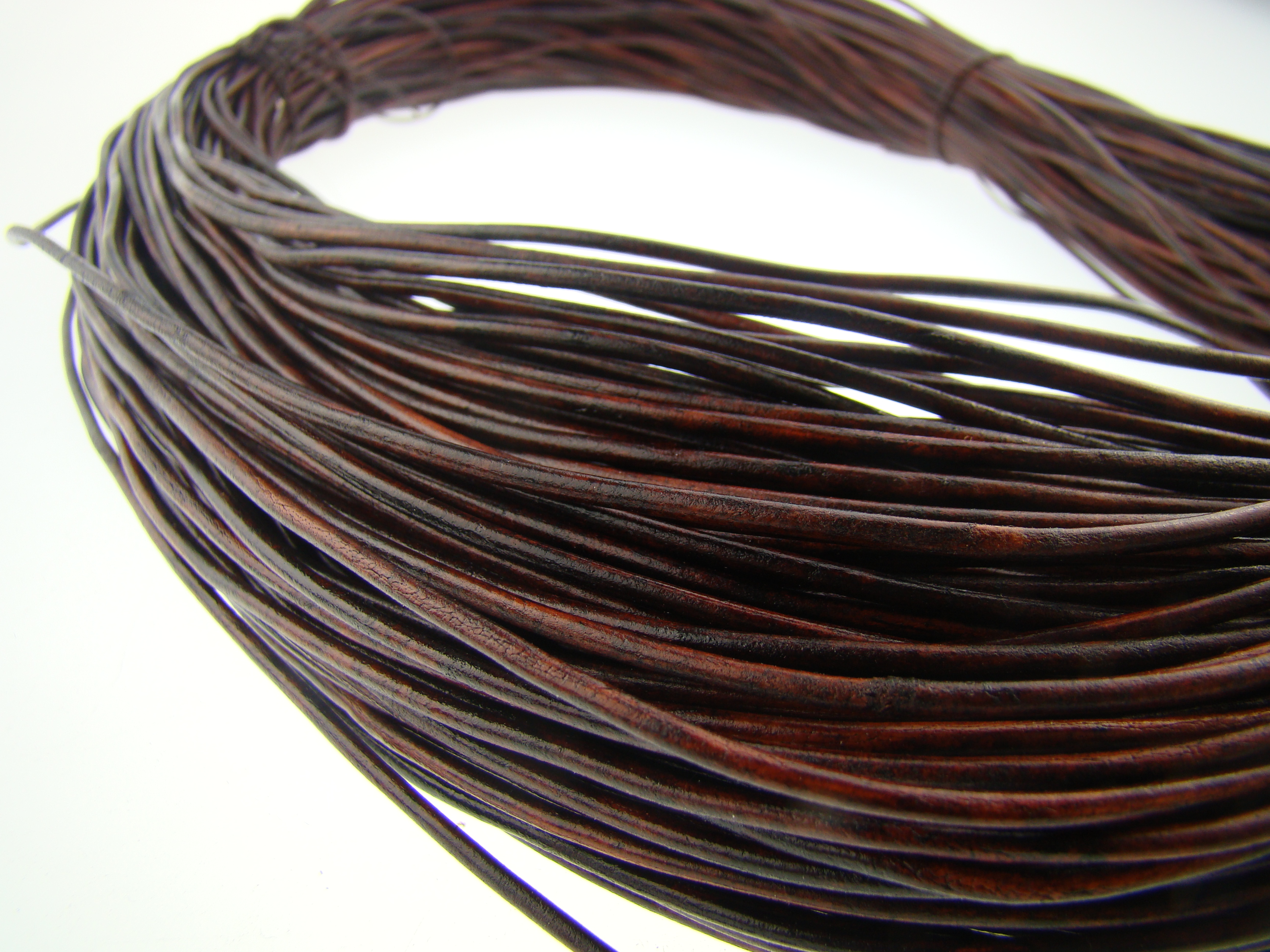 Lederschnur Rund 2 mm - Antik Dunkelbraun. Länge: 15 m