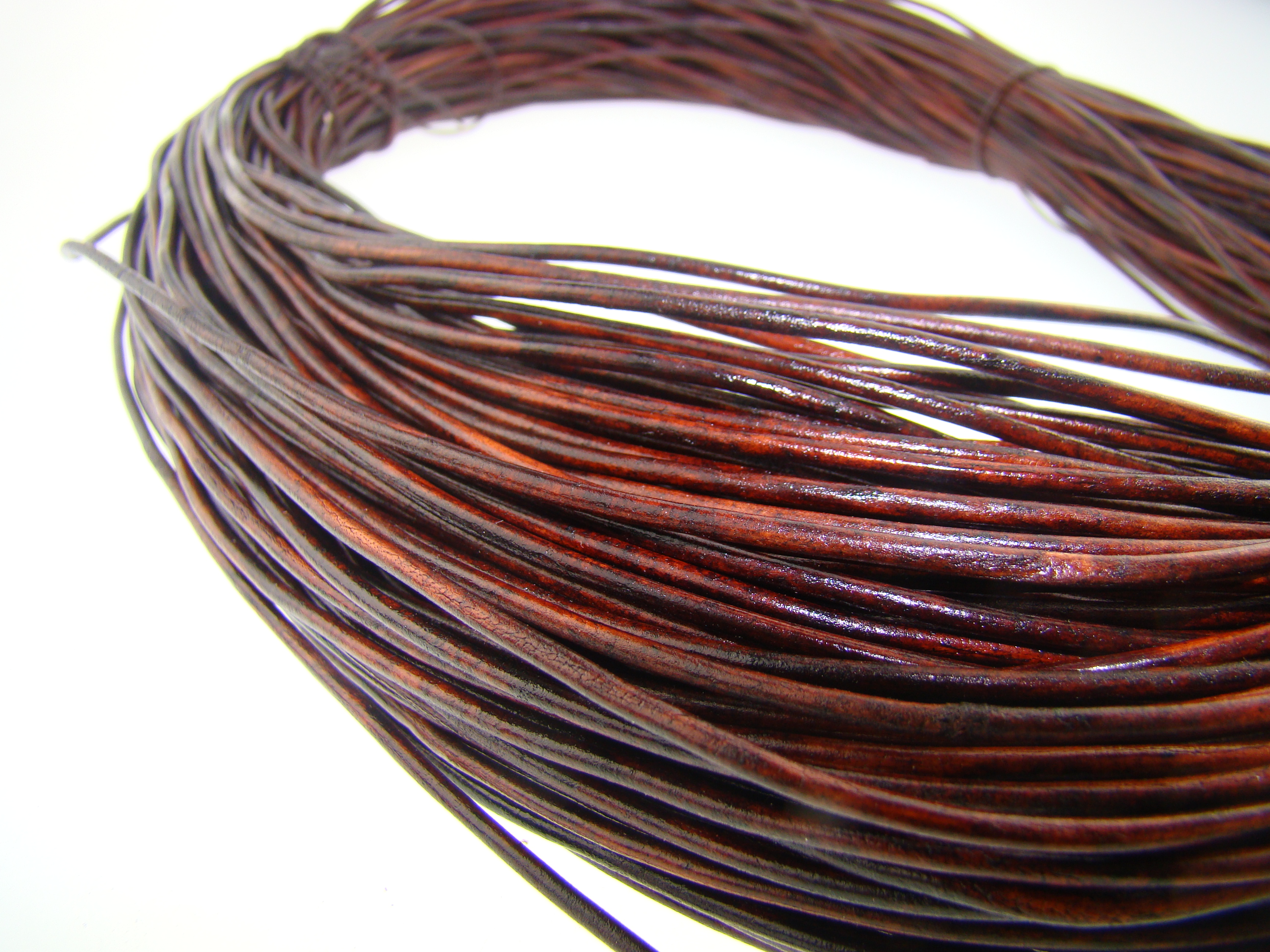 Lederschnur Rund 1,5 mm - Antik Dunkelbraun. Länge: 50 m auf Rolle