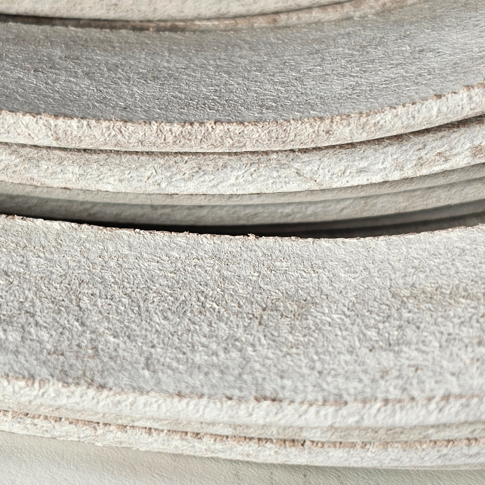 Lederband Flach 15 mm x 2,5 mm - Weiß. Länge: 30 m
