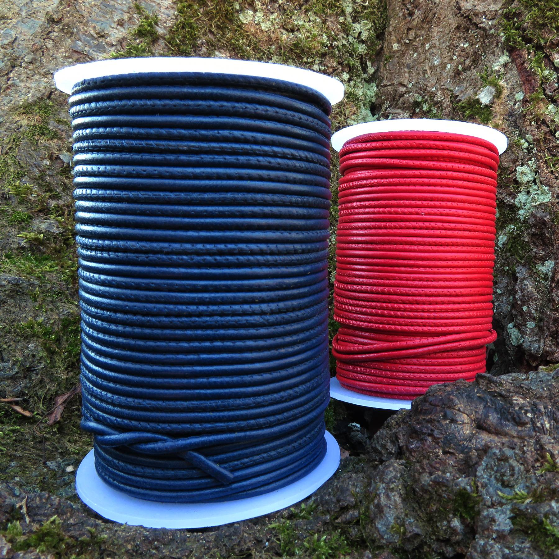 Lederschnur Rund gesäumt 2,5 mm - Navy. Länge: 2 m