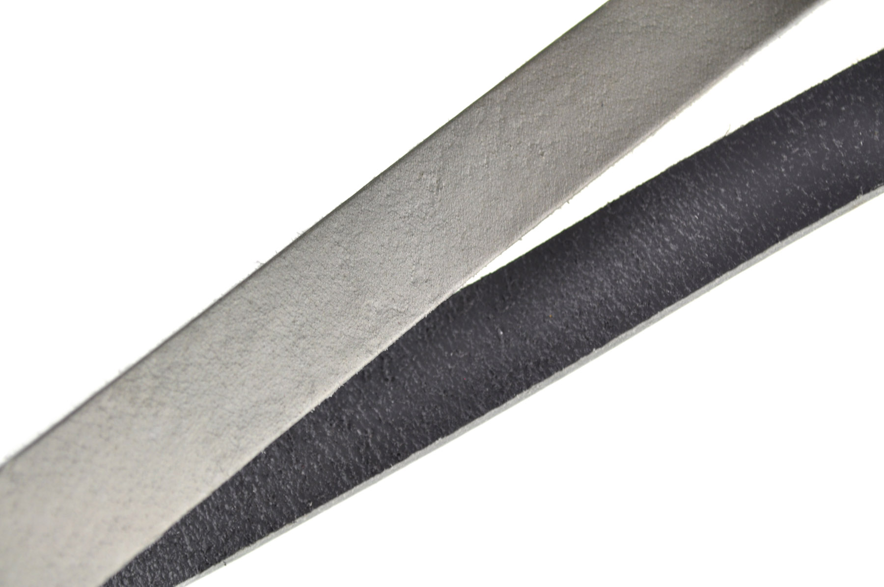 Lederband Flach. Länge: 1 m; Dicke: 2 mm - Silber. Breite: 30 mm