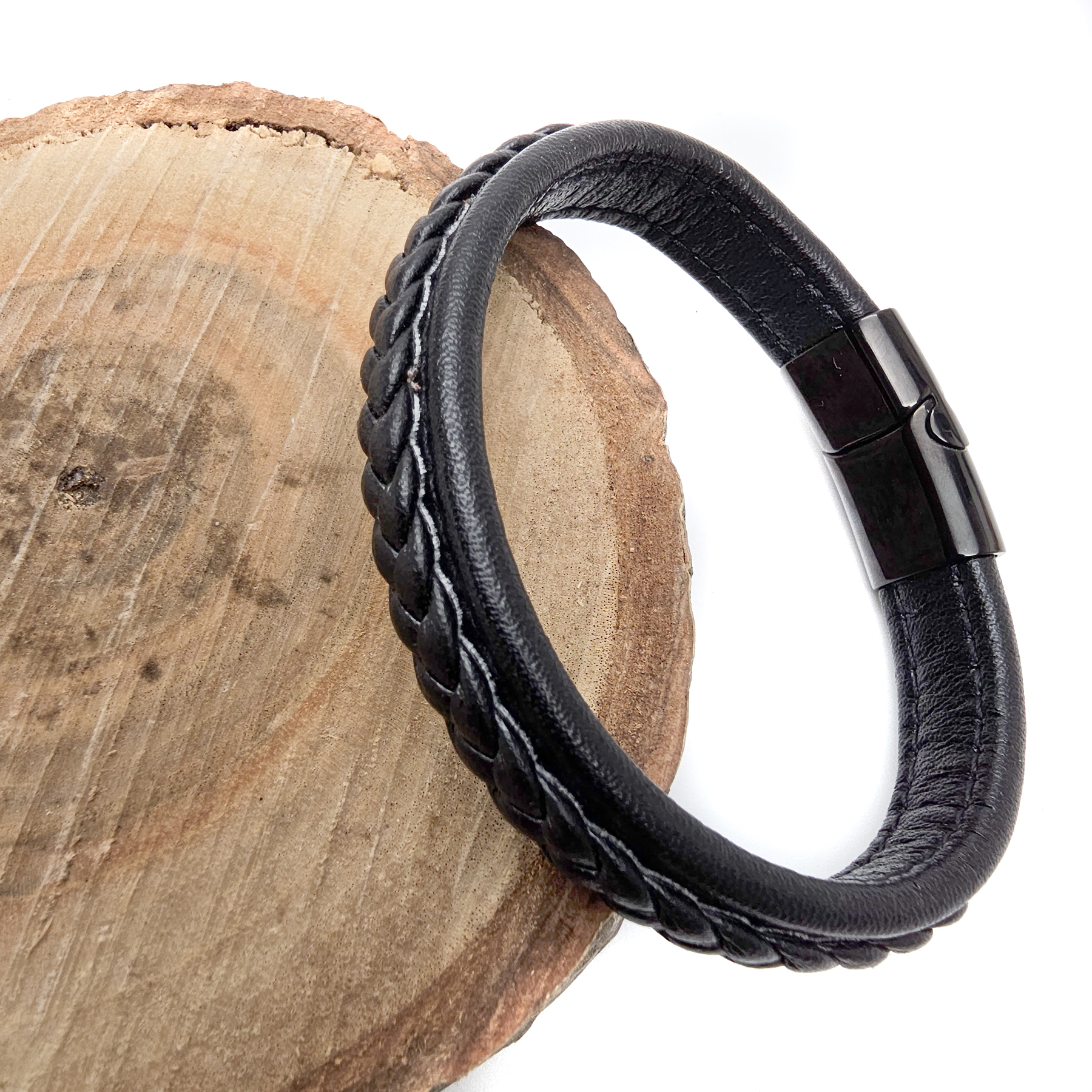 Lederarmband flach mit geflochtener Lederschnur - 12 mm - Schwarz. Größe: 21 cm (L)