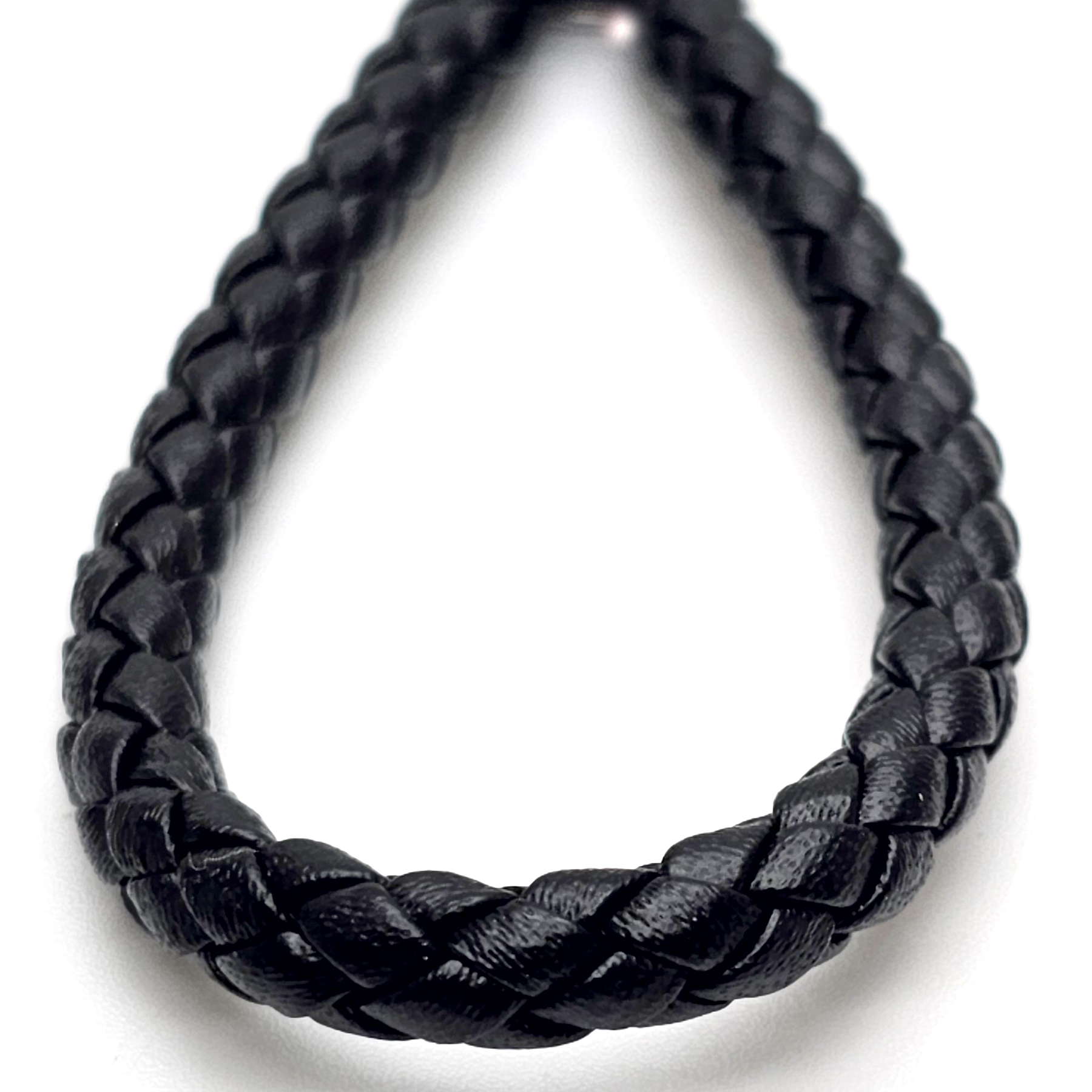 Schlüsselanhänger aus Leder in Schwarz geflochten mit Edelstahlring 1