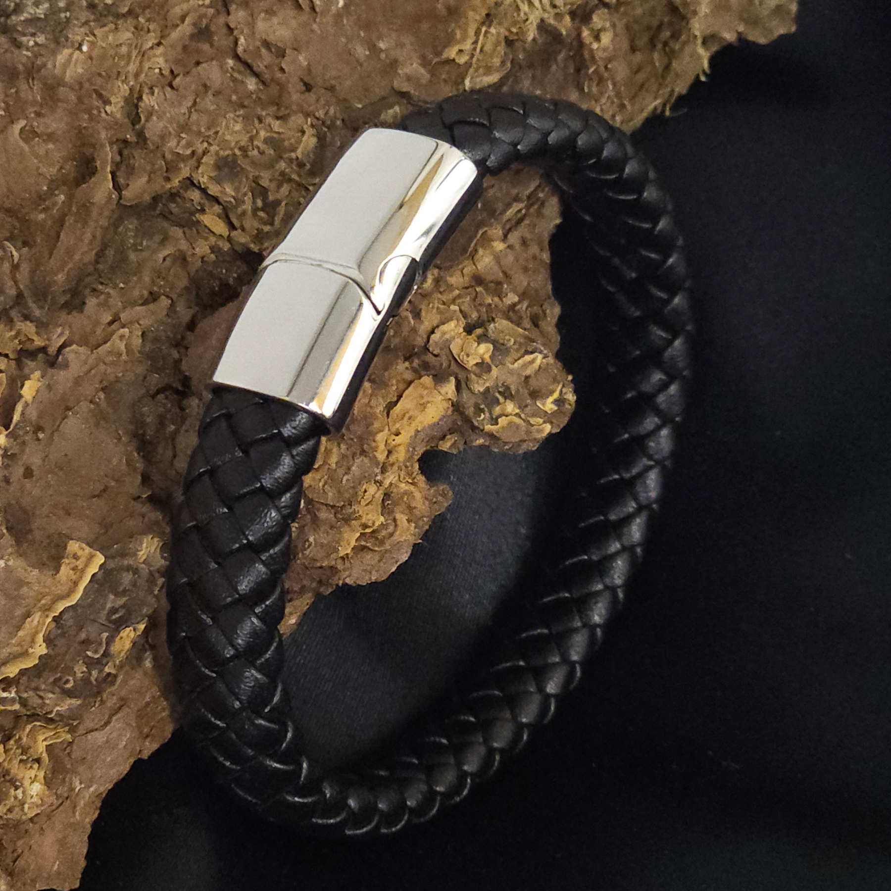 Geflochtenes Lederarmband flach - 12 mm Breite - Schwarz. Größe: 20 cm (M)